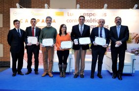 Los premiados junto al Secretario general de la FEMP y el Secretario de Estado de Medio Ambiente.